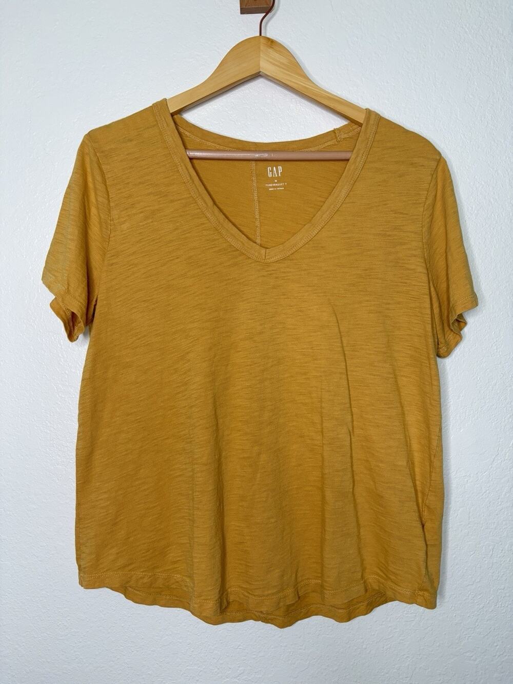 Gap Mustard Yellow V Neck Tee Casual Relaxed Fit Size Medium